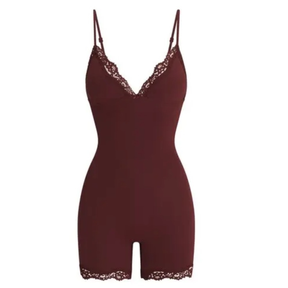 SKIMS Fits Everybody Lace Triangle Onesie Oxblood Medium - Picture 2 of 3